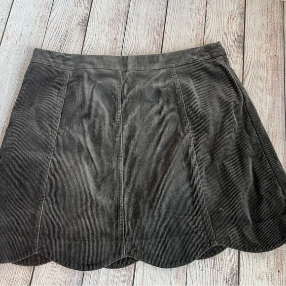 Altar’d State Gray Scalloped Hem Corduroy Skirt Large - Picture 5 of 7